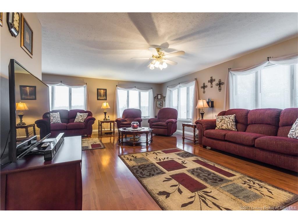 9275 SE Posey Dr, Elizabeth, IN 47117
