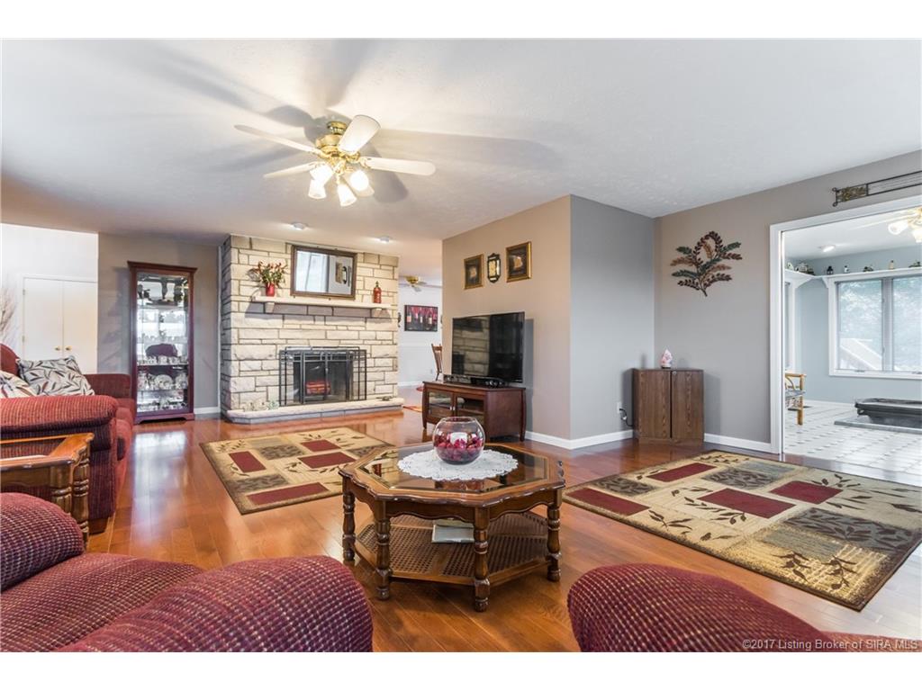 9275 SE Posey Dr, Elizabeth, IN 47117