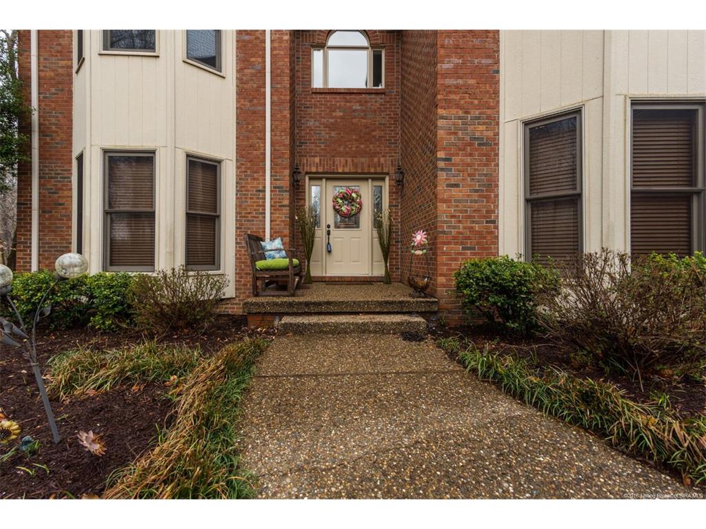 4111 Doe Ridge Dr, Floyds Knobs, IN 47119