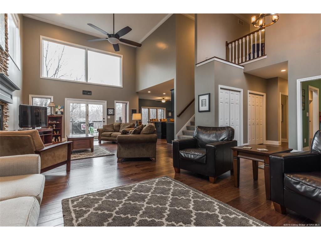 4111 Doe Ridge Dr, Floyds Knobs, IN 47119