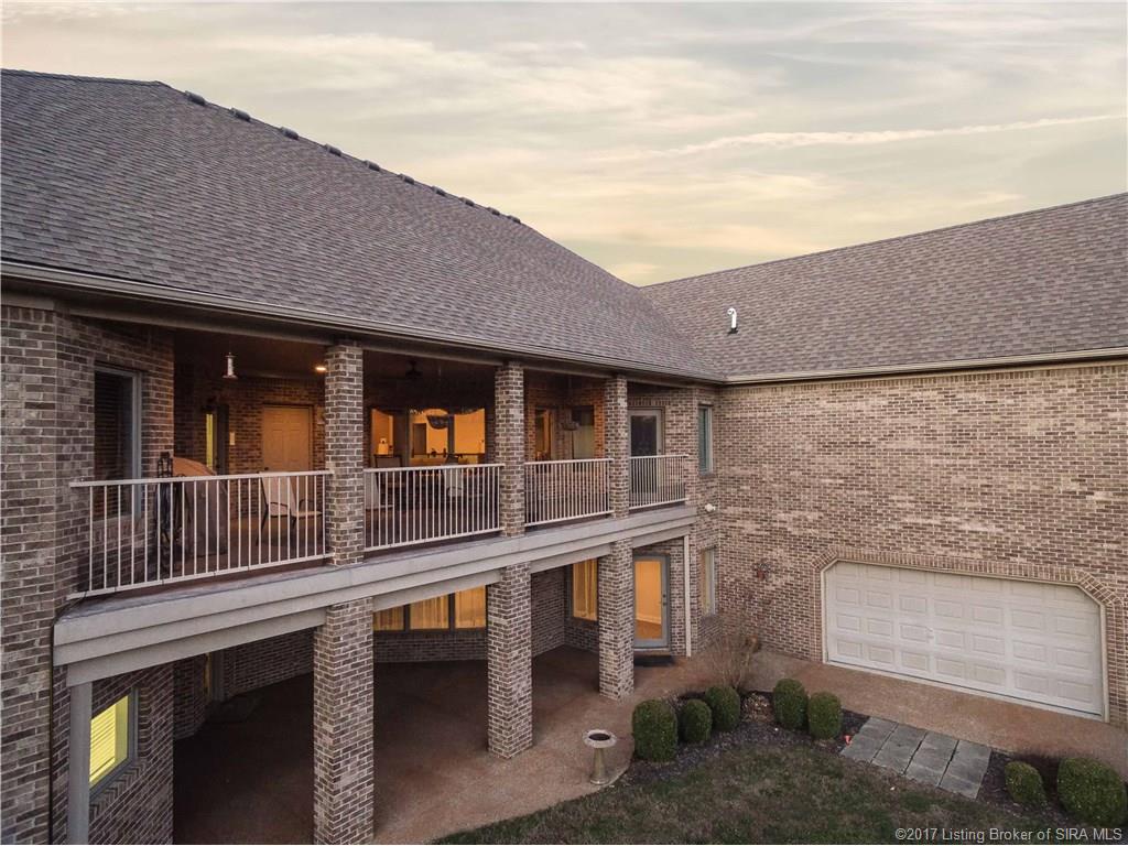 993 N Baumann Dr, Floyds Knobs, IN 47119