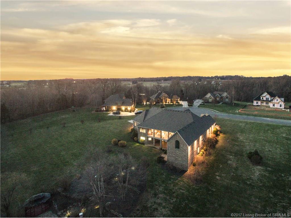 993 N Baumann Dr, Floyds Knobs, IN 47119