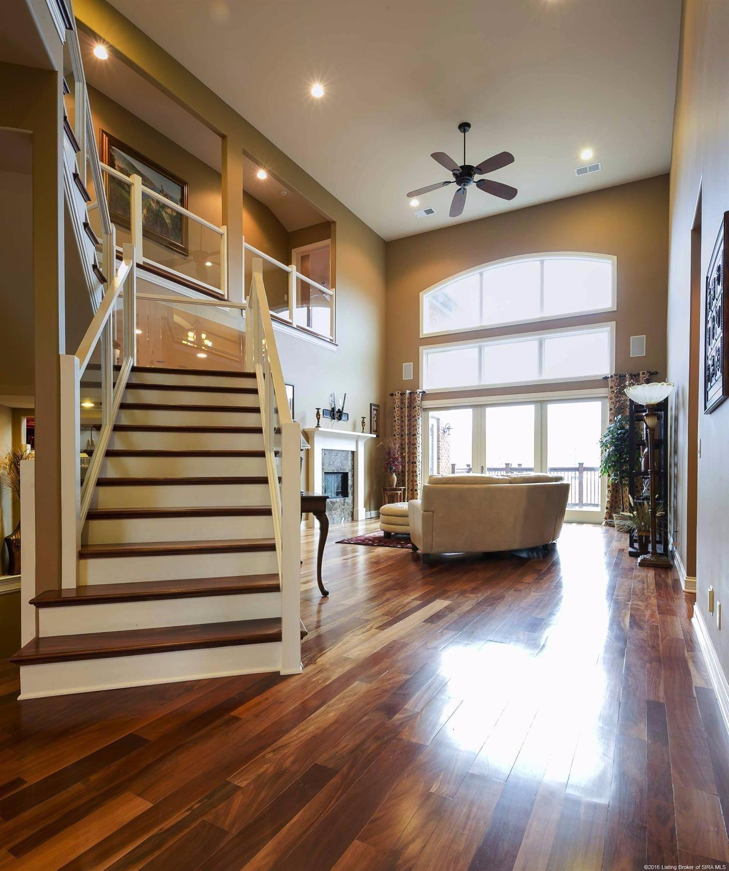 2000 Vincennes Place, Floyds Knobs, IN 47119