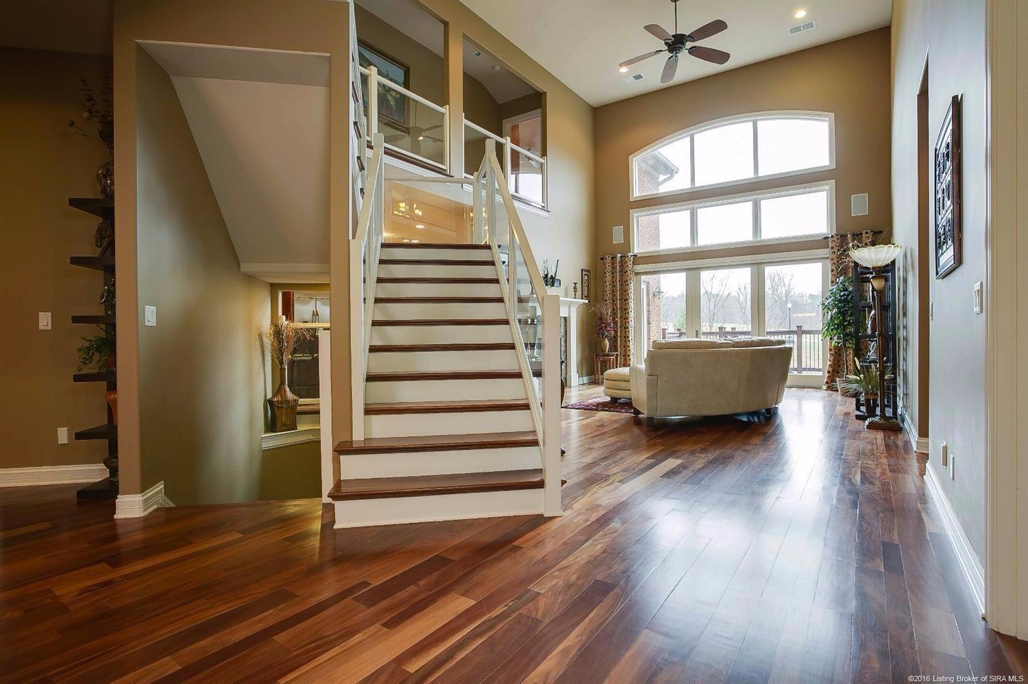 2000 Vincennes Place, Floyds Knobs, IN 47119