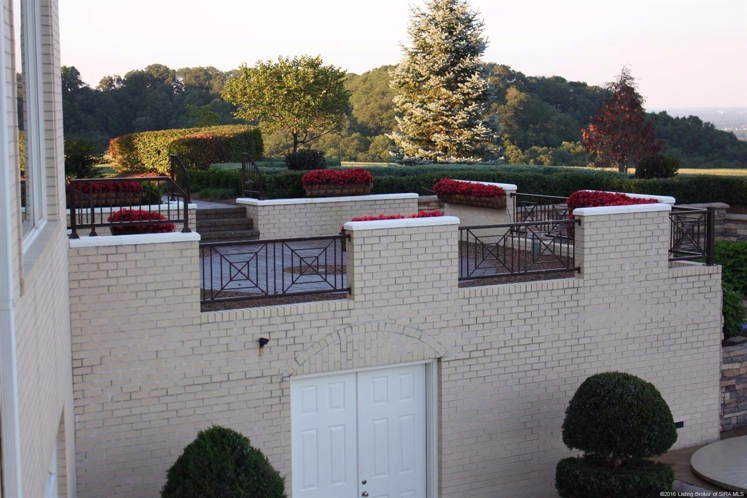 1919 Plum Hill Way, Floyds Knobs, IN 47119