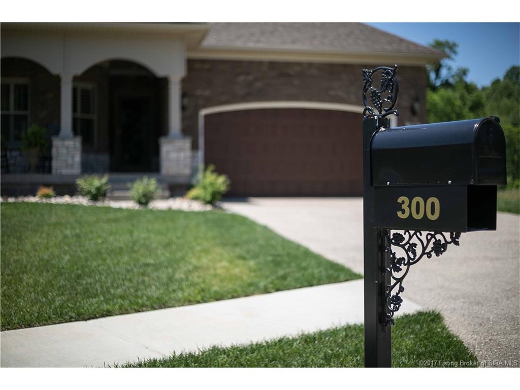 300 Tuscany Dr, Floyds Knobs, IN 47119