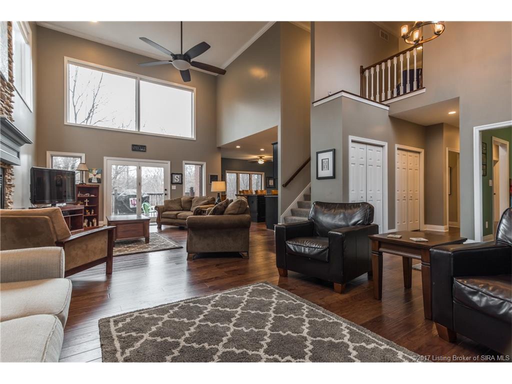 4111 Doe Ridge Dr, Floyds Knobs, IN 47119