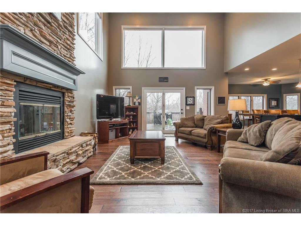 4111 Doe Ridge Dr, Floyds Knobs, IN 47119
