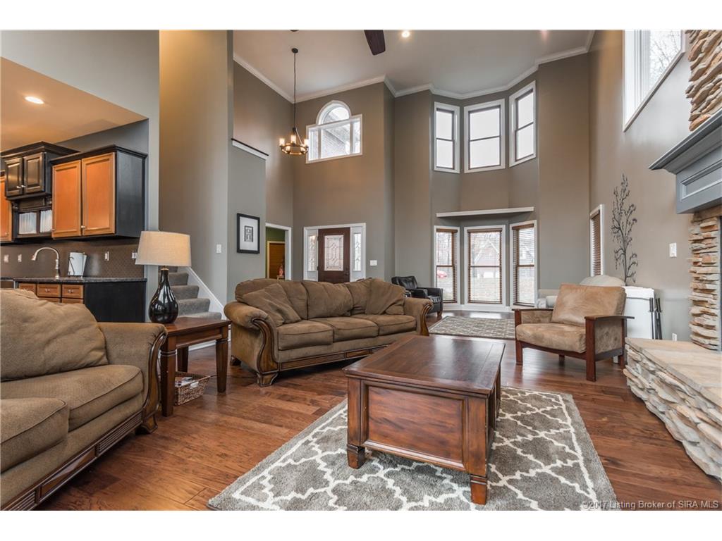 4111 Doe Ridge Dr, Floyds Knobs, IN 47119