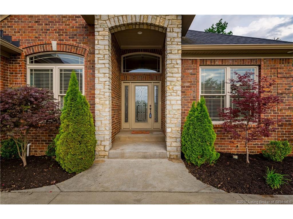 2005 Vincennes Place, Floyds Knobs, IN 47119