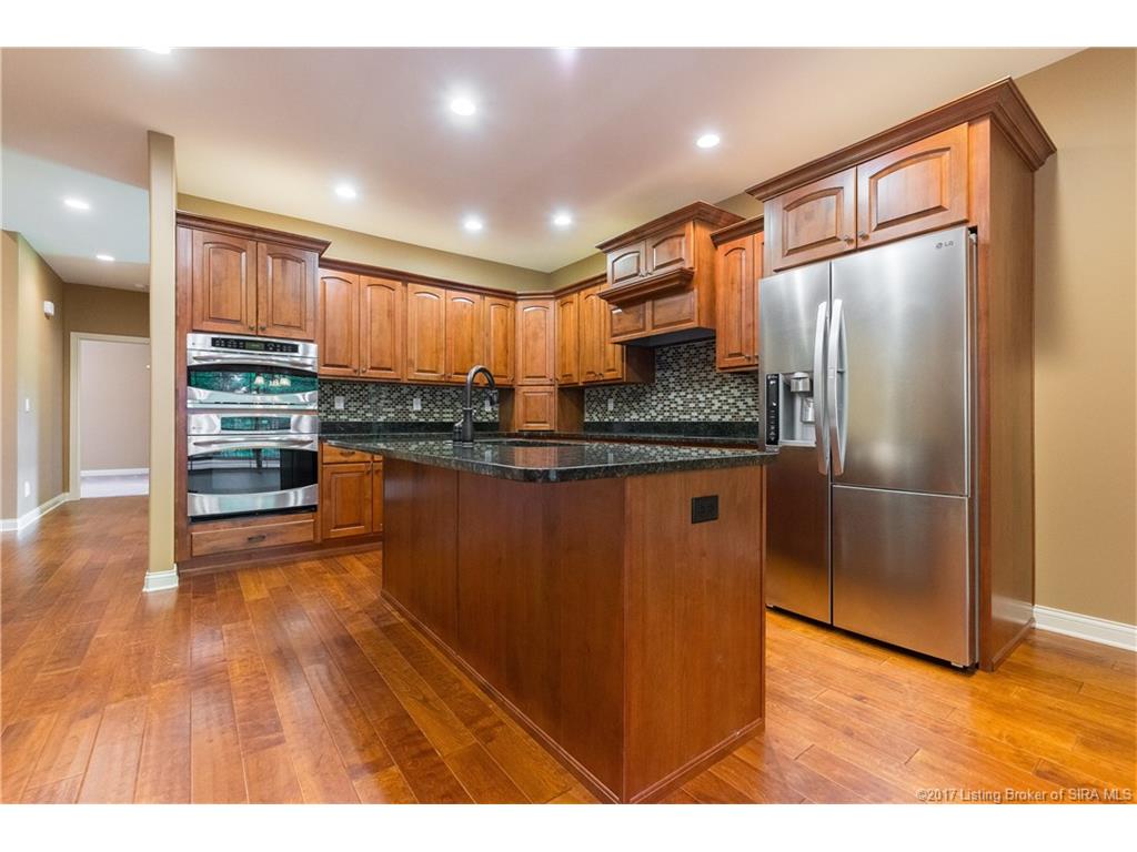 2005 Vincennes Place, Floyds Knobs, IN 47119