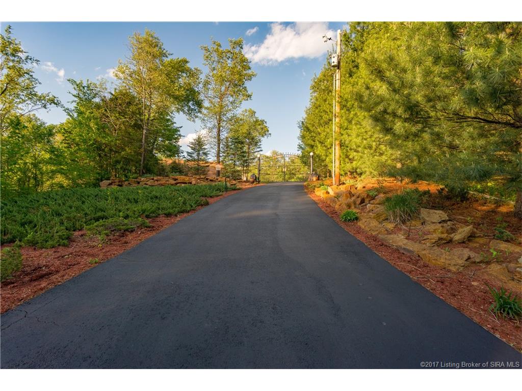 1407 Old State Rd, Henryville, IN 47126