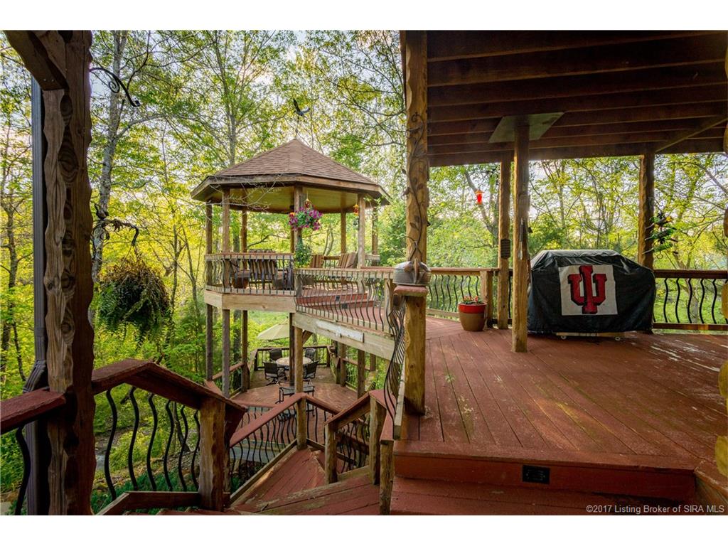 1407 Old State Rd, Henryville, IN 47126