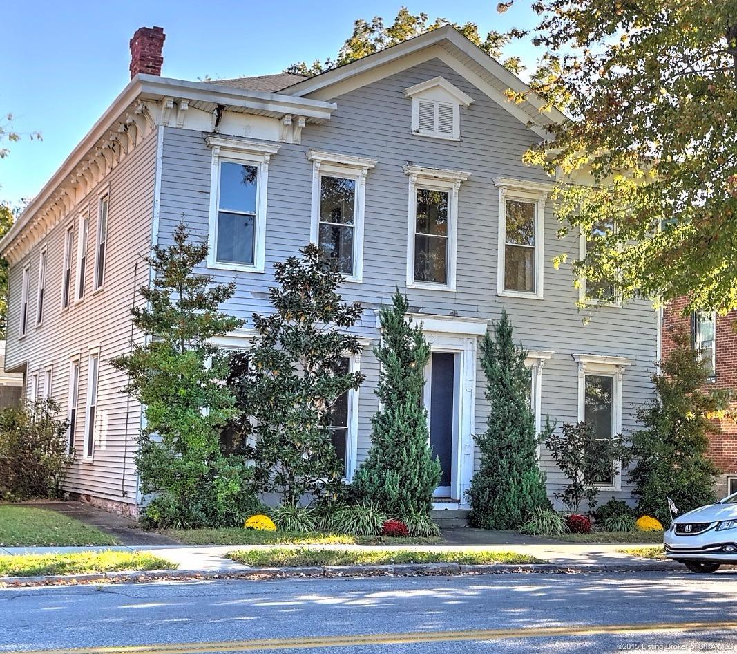 215 W Market Street, Jeffersonville, IN 47130