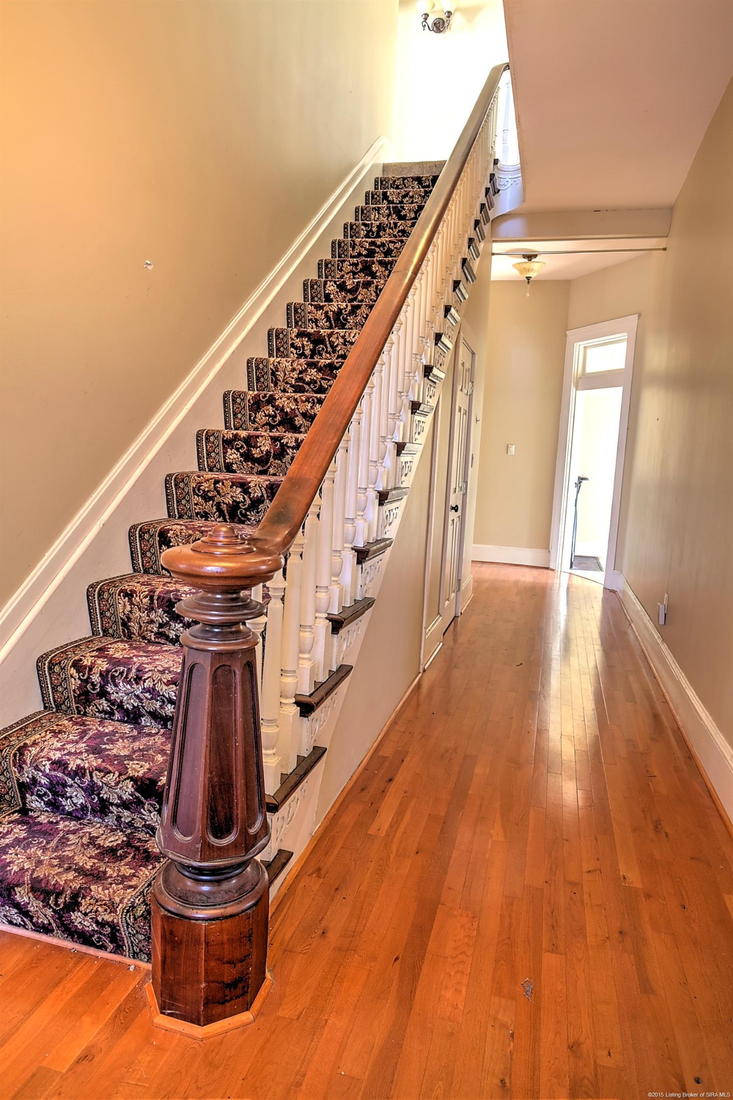 215 W Market Street, Jeffersonville, IN 47130