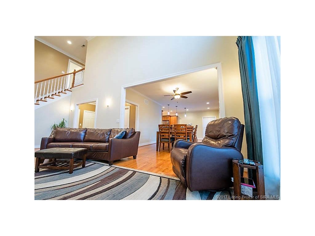 3002 Lake Vista Drive E, Jeffersonville, IN 47130