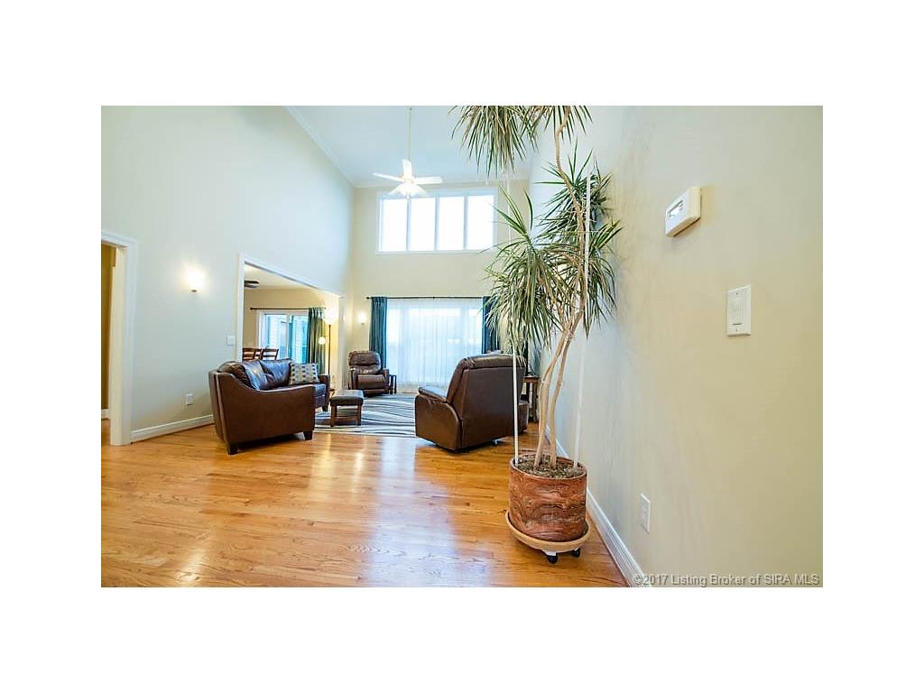 3002 Lake Vista Drive E, Jeffersonville, IN 47130