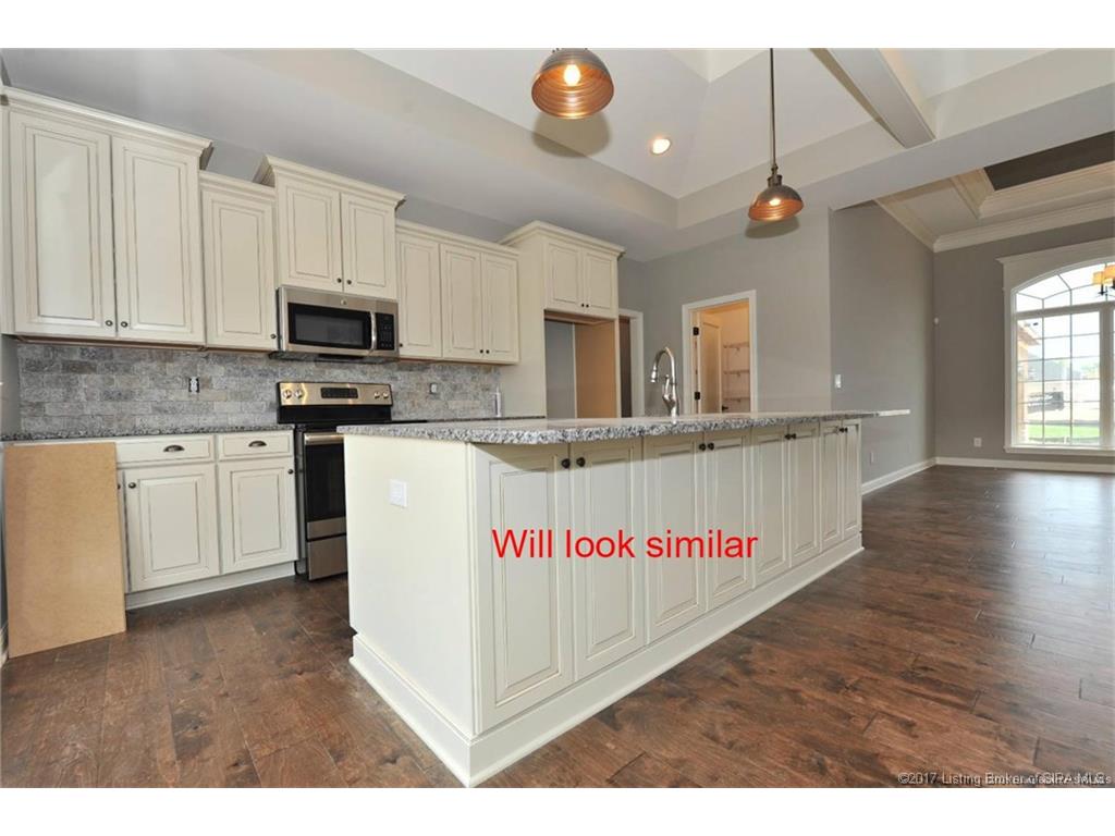 3105 Crystal Lake Dr, Jeffersonville, IN 47130