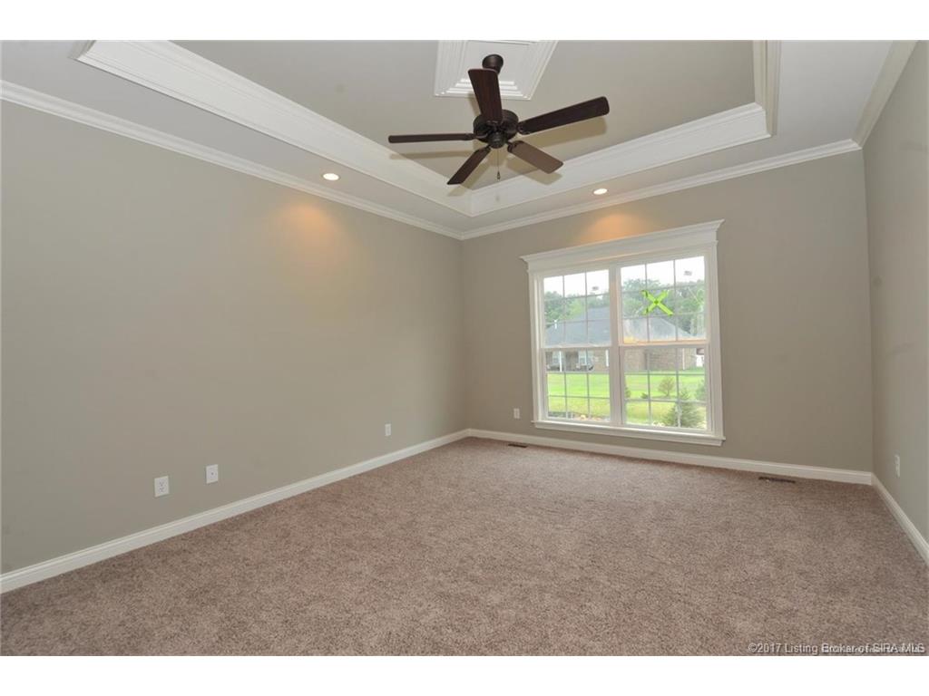 3105 Crystal Lake Dr, Jeffersonville, IN 47130