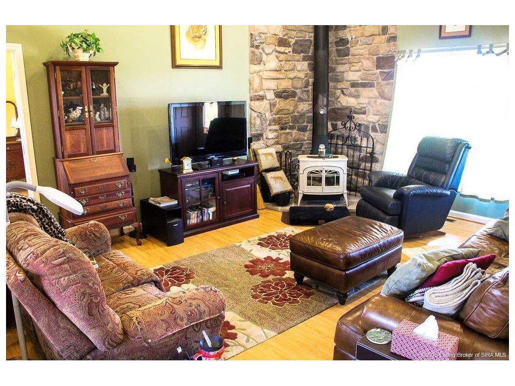 8202 E Shafer Ridge, Leavenworth, IN 47137