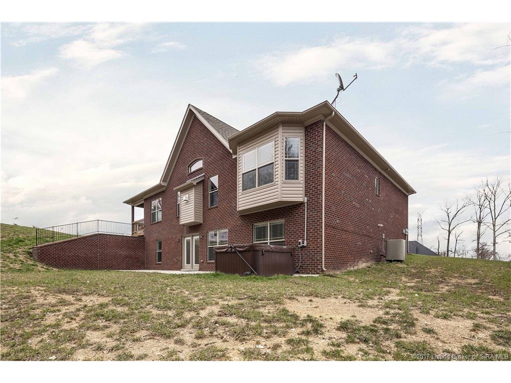 4506 Loriann, New Albany, IN 47150