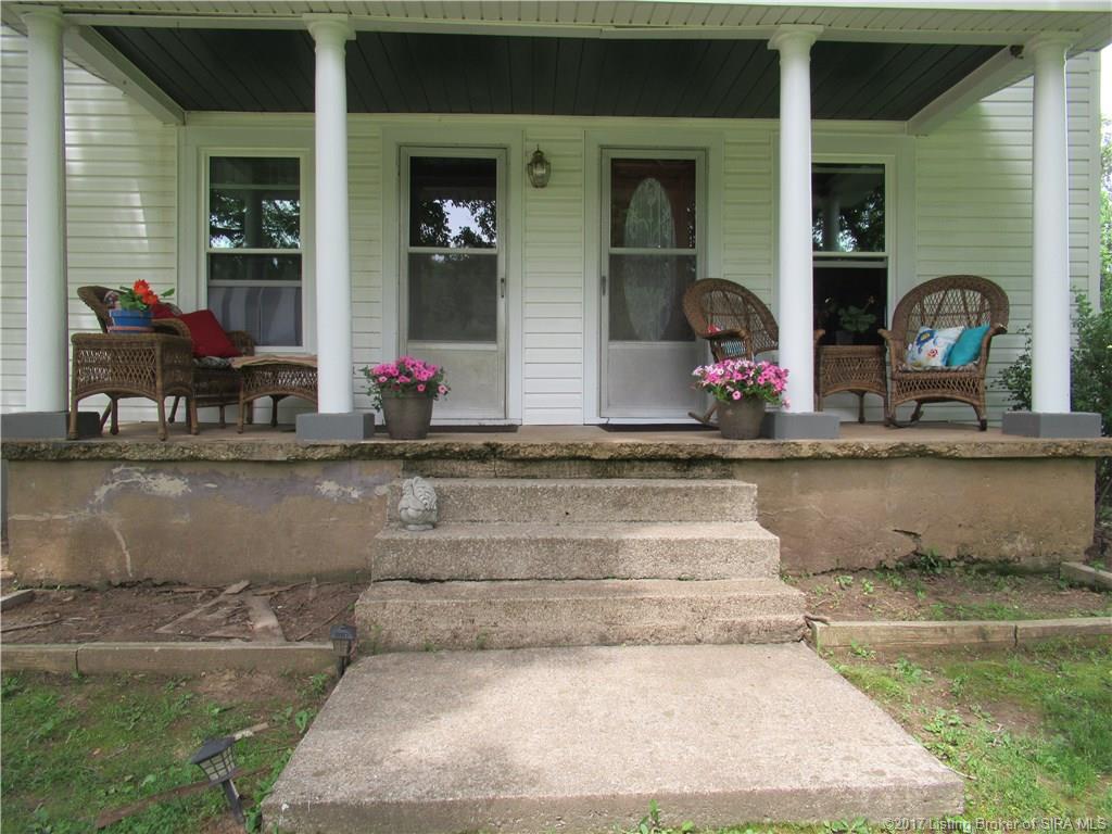 355 N Naugle Lane, Pekin, IN 47165