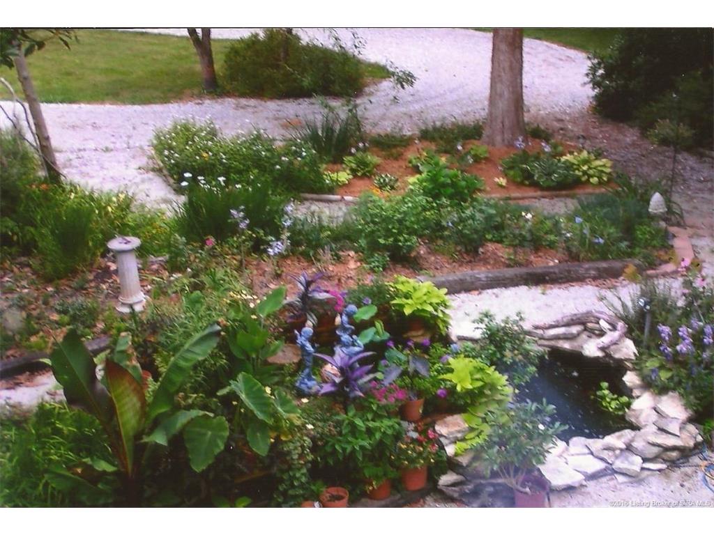 5809 W Oak Hill Road, Scottsburg, IN 47170