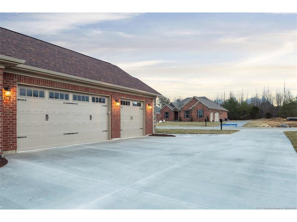 11022 Lo Winged Foot Dr, Sellersburg, IN 47172