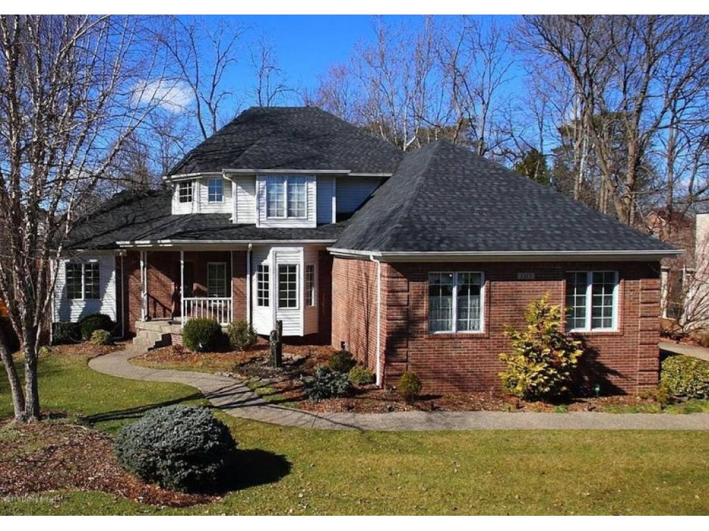 2303 Plum WoodsDr, Sellersburg, IN 47172