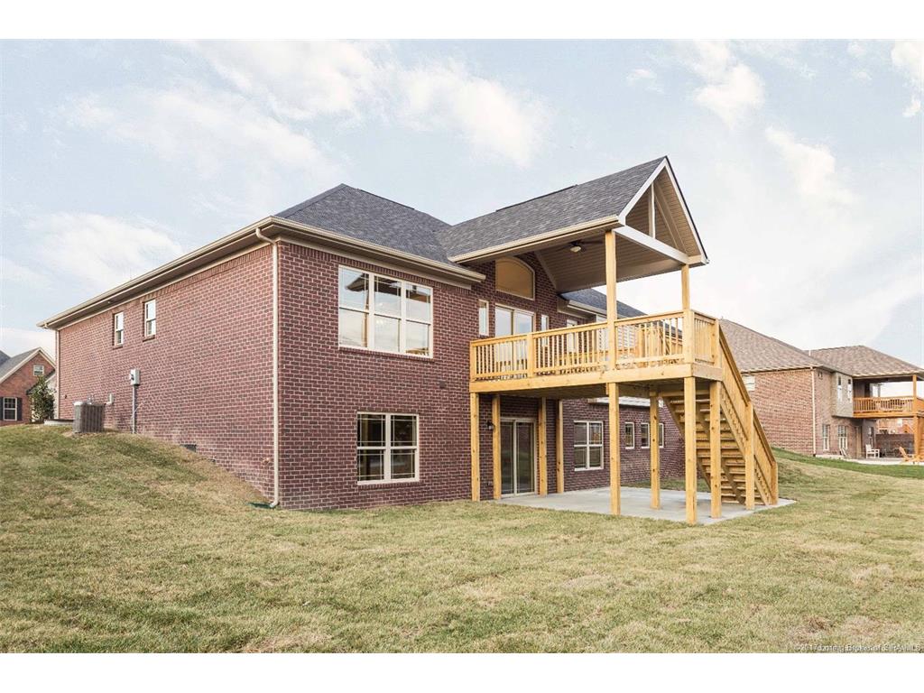 11021 Lo Winged Foot Dr, Sellersburg, IN 47172