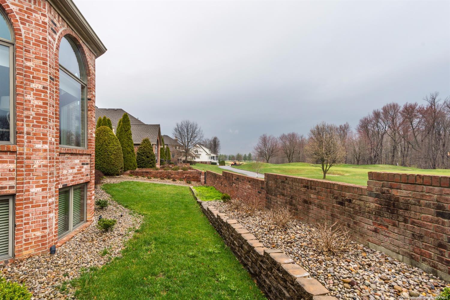 12209 Bridgeway Court, Sellersburg, IN 47172