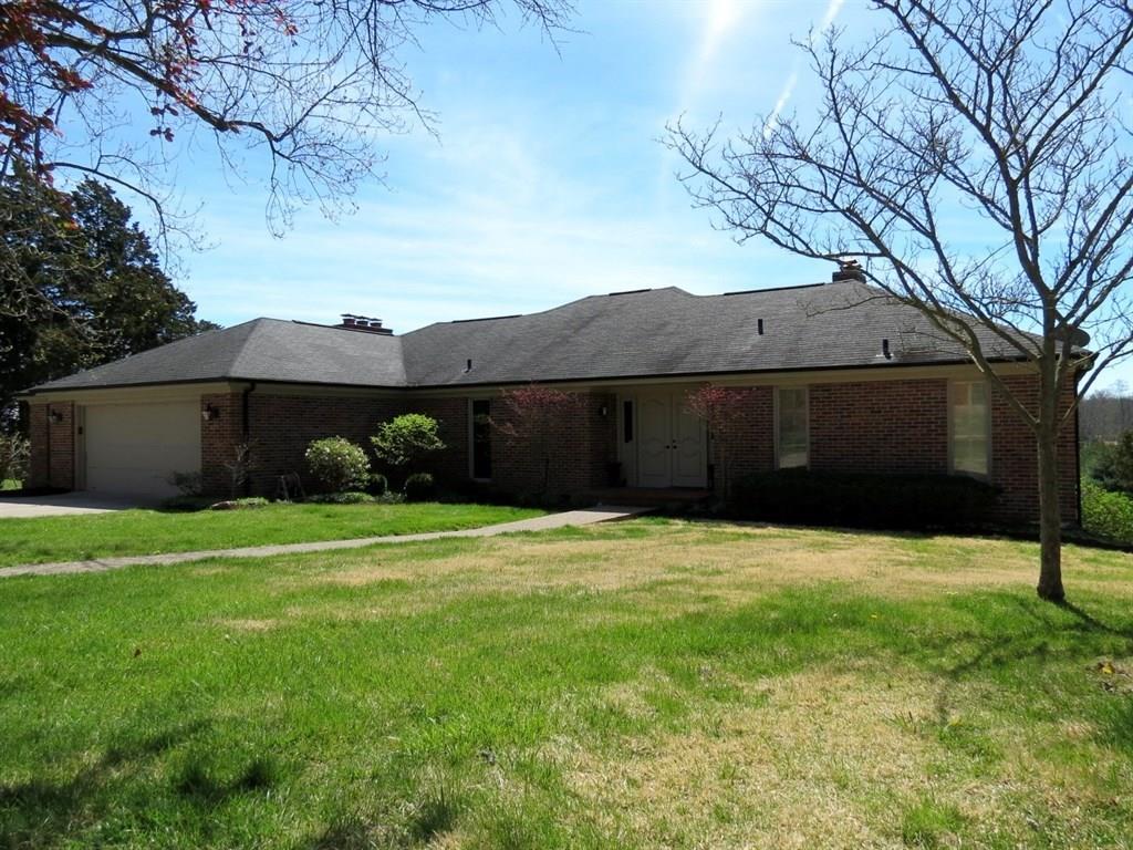 9793 West Ridgeway Court, Columbus, IN 47201