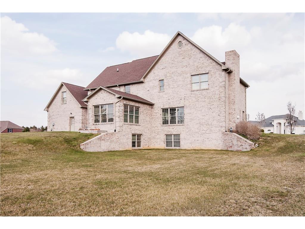990 Westlake Hills Drive, Columbus, IN 47201