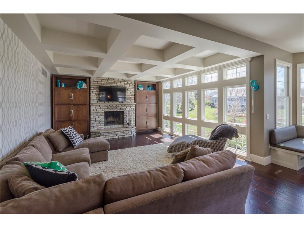 6025 Waterside Drive, Columbus, IN 47201