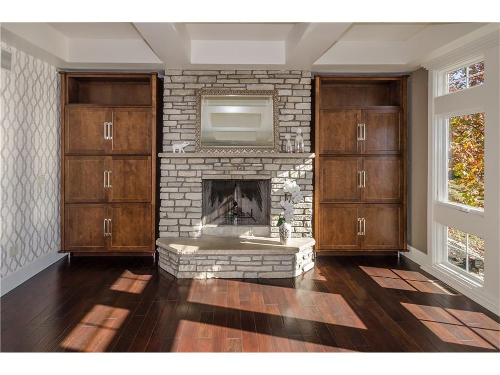 6025 Waterside Drive, Columbus, IN 47201