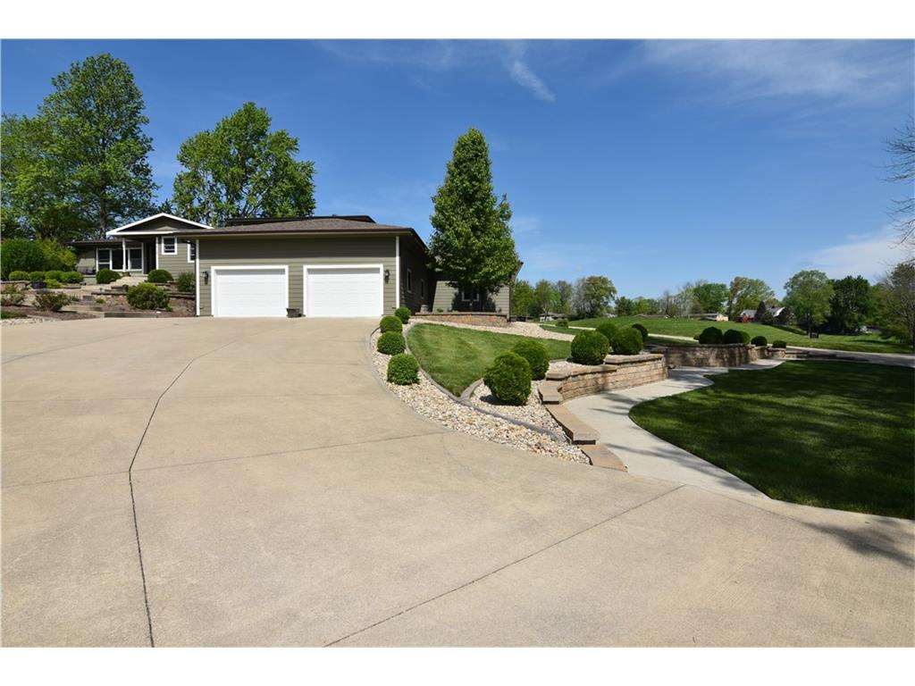 3626 West South Wood Lake Drive, Columbus, IN 47201