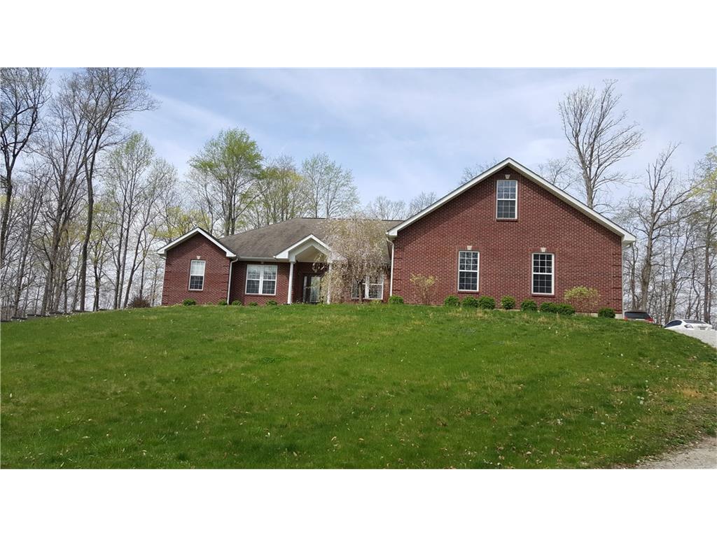 8050 West West Pointe Drive, Columbus, IN 47201