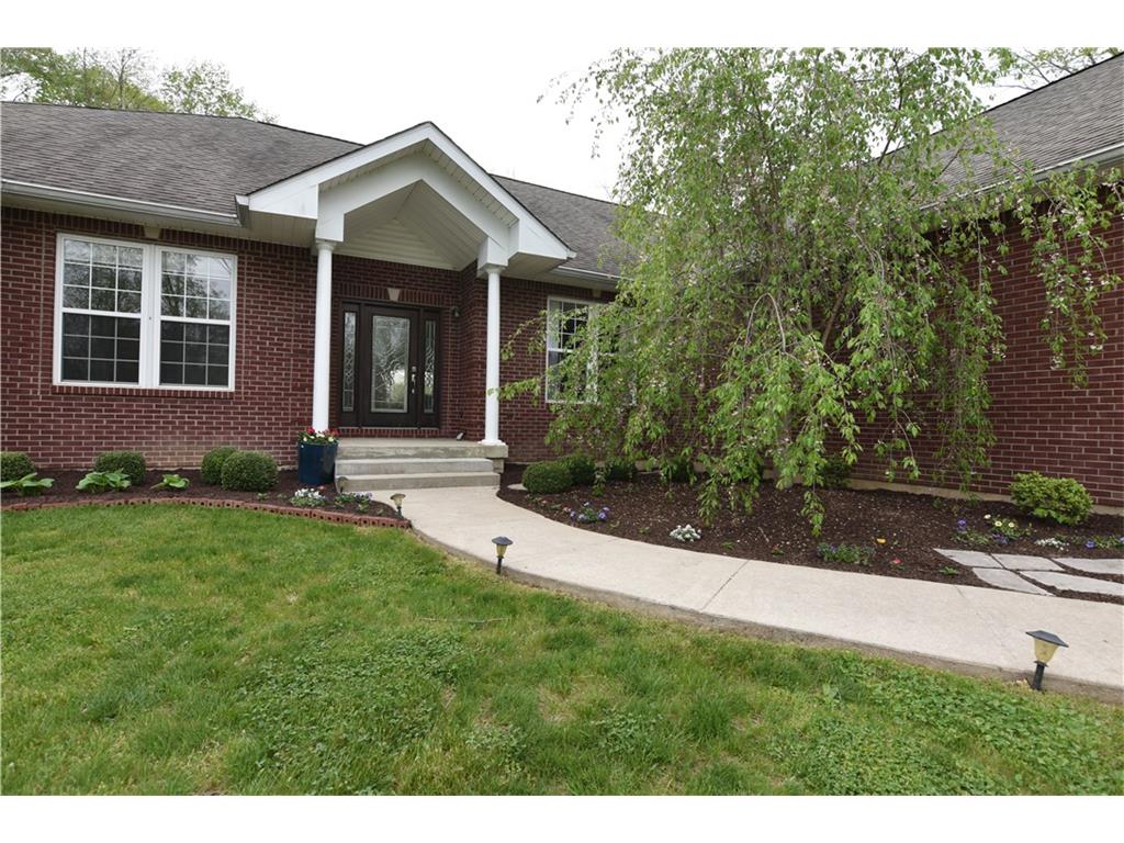 8050 West West Pointe Drive, Columbus, IN 47201