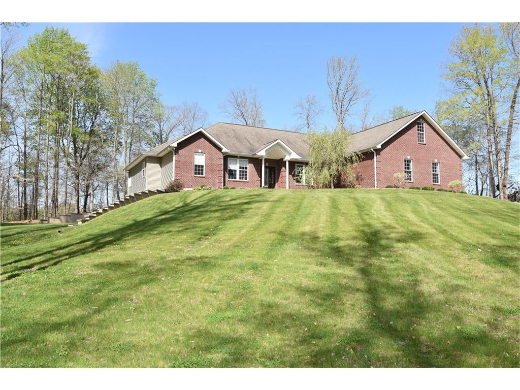 8050 West West Pointe Drive, Columbus, IN 47201