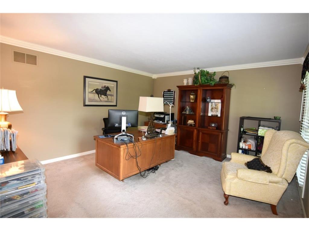 6008 Turtle Bay Parkway, Columbus, IN 47201