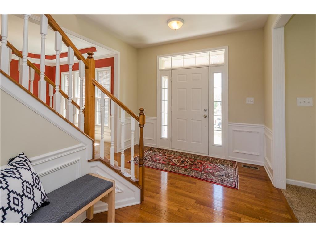 6030 WATERSIDE Drive, Columbus, IN 47201