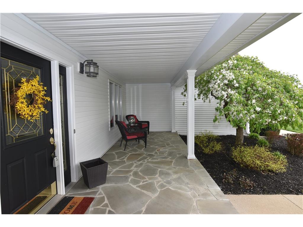 1516 North Meadows Court, Columbus, IN 47203