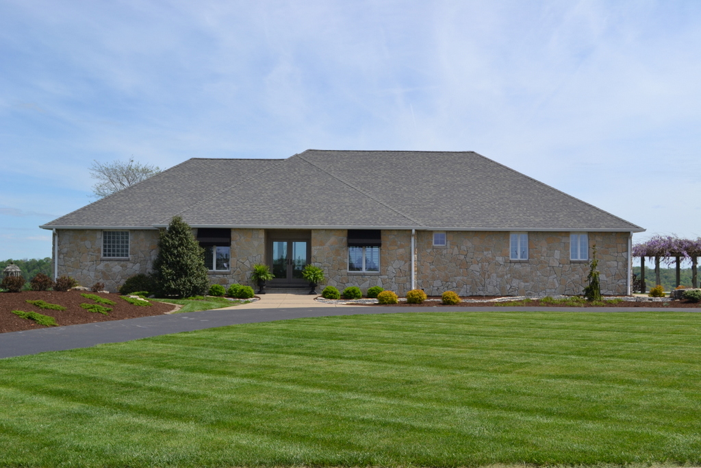 3205 S River Bluff Dr, Hanover, IN 47243