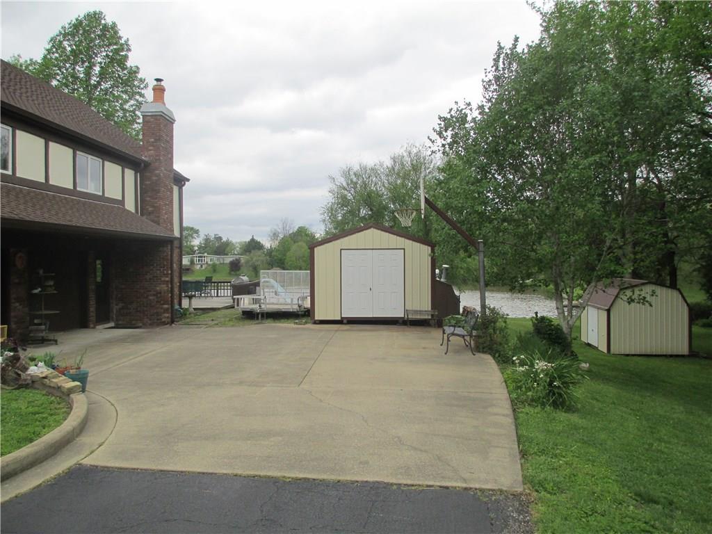 3402 North Meadow Drive, Hope, IN 47246