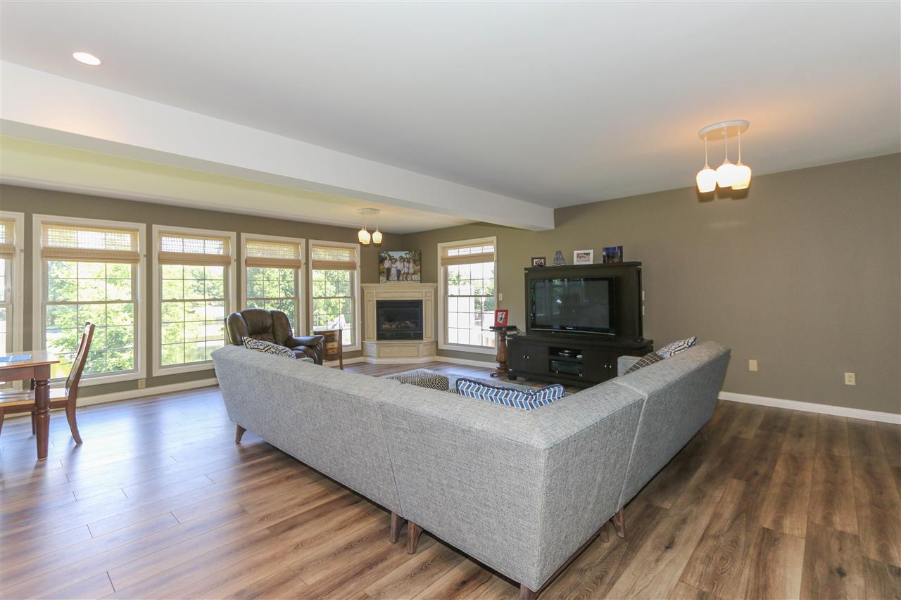 661 WHITTIER DR, Seymour, IN 47274