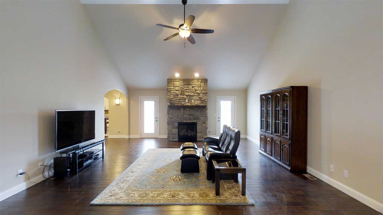 5110 N Shadow Oak Run, Muncie, IN 47304