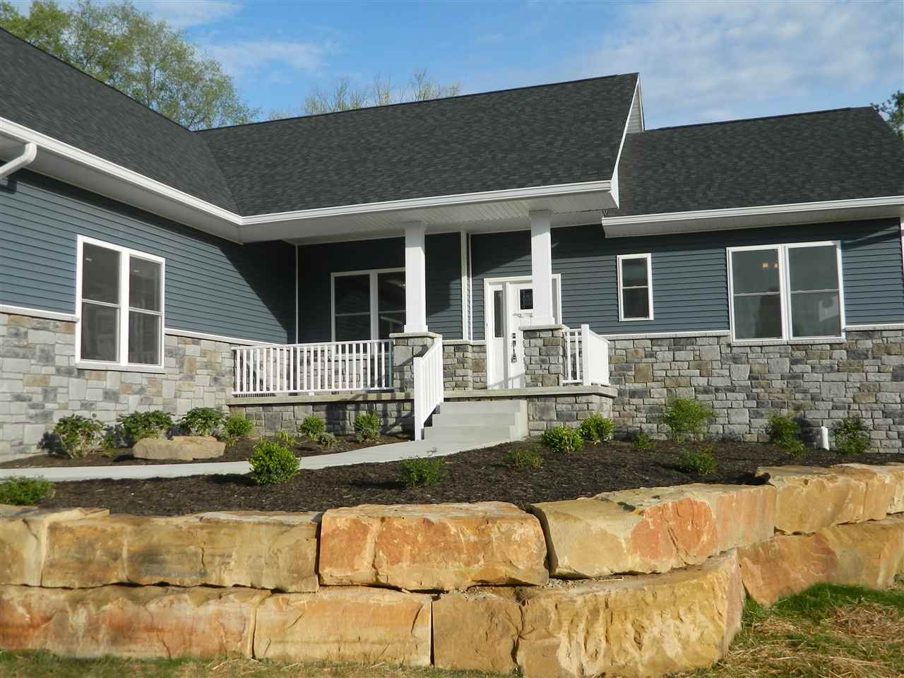 989 E Keenland Court, Bloomington, IN 47401