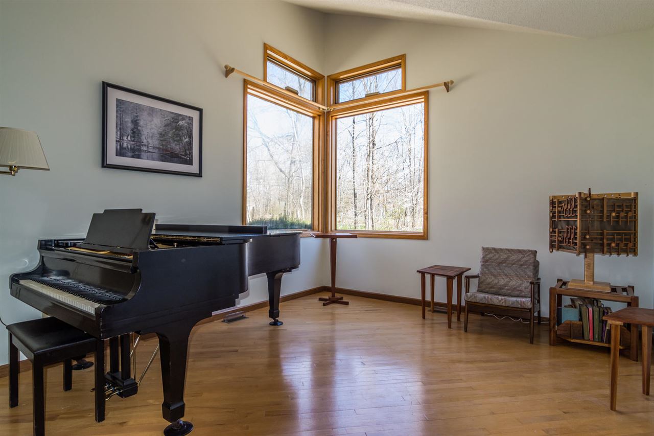 2230 E Mel Currie Rd, Bloomington, IN 47408