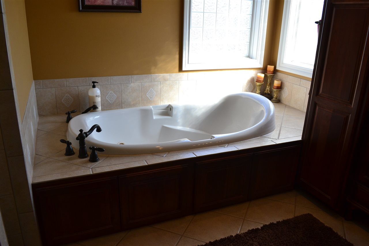 403 Summer Lake, Bedford, IN 47421
