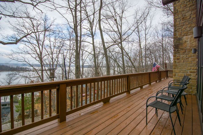 9000 Emerald Court, Nashville, IN 47448